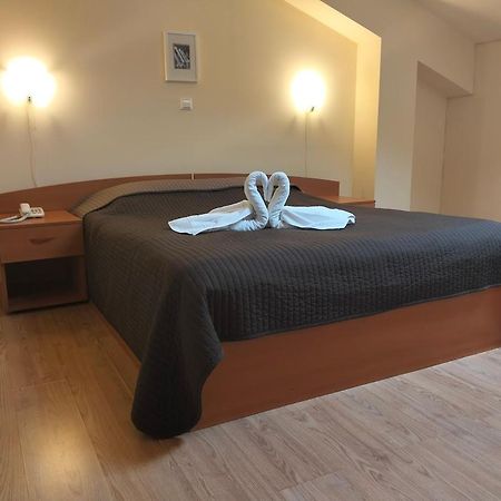 Hotel Express Предял Экстерьер фото