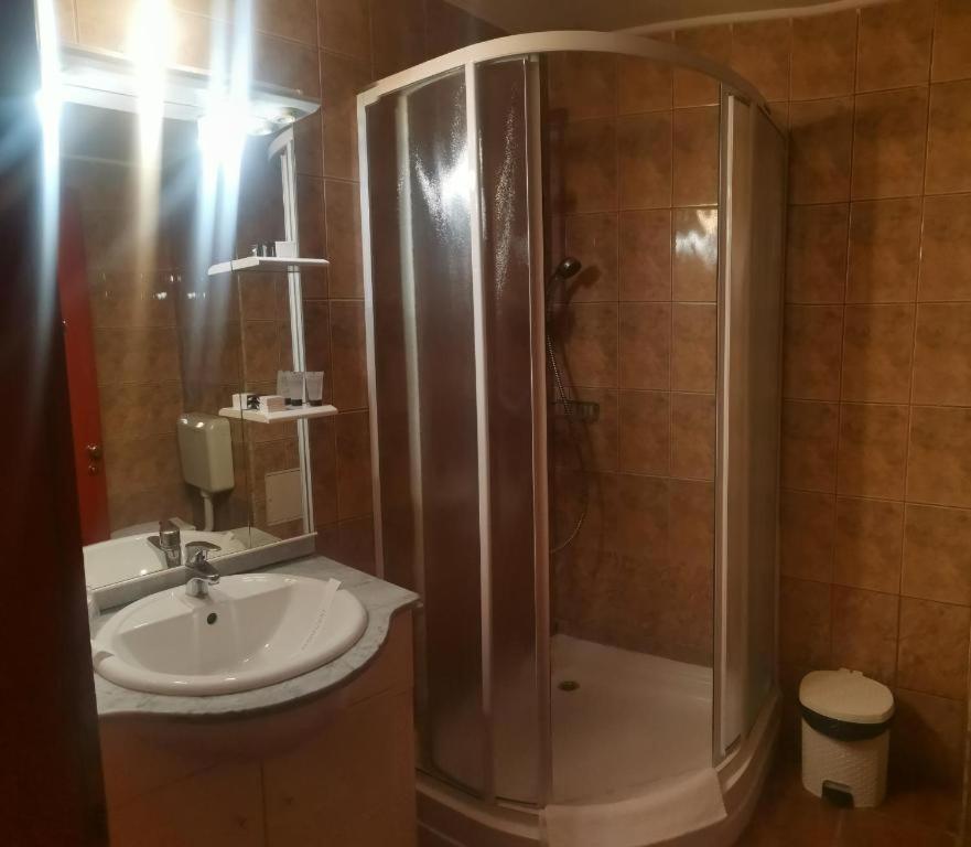 Hotel Express Предял Экстерьер фото