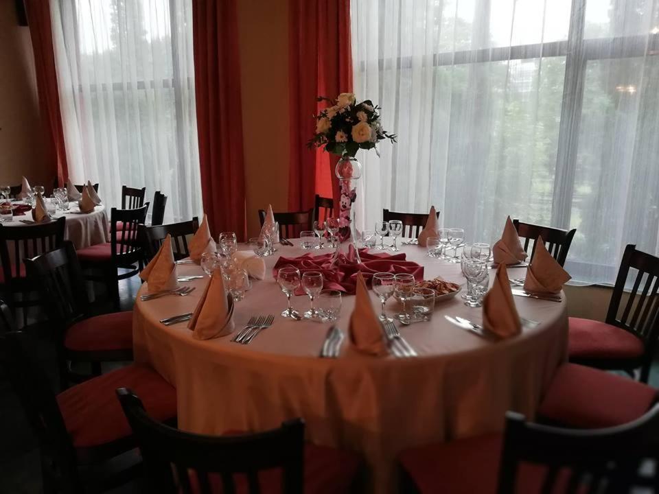 Hotel Express Предял Экстерьер фото
